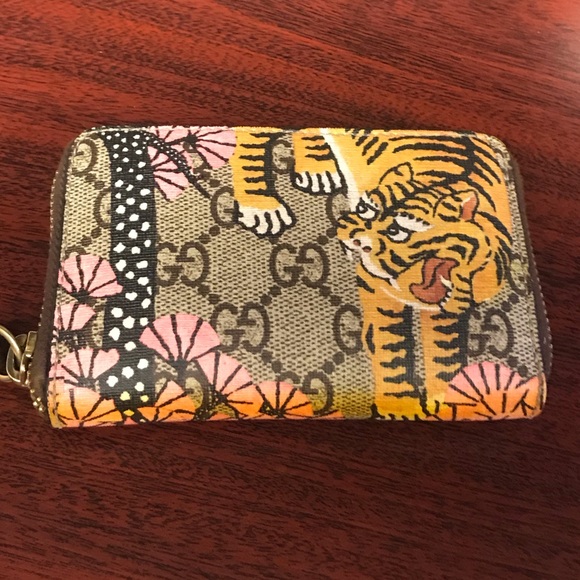 Gucci Handbags - ! ONE DAY ONLY SALE!  Authentic Gucci wallet